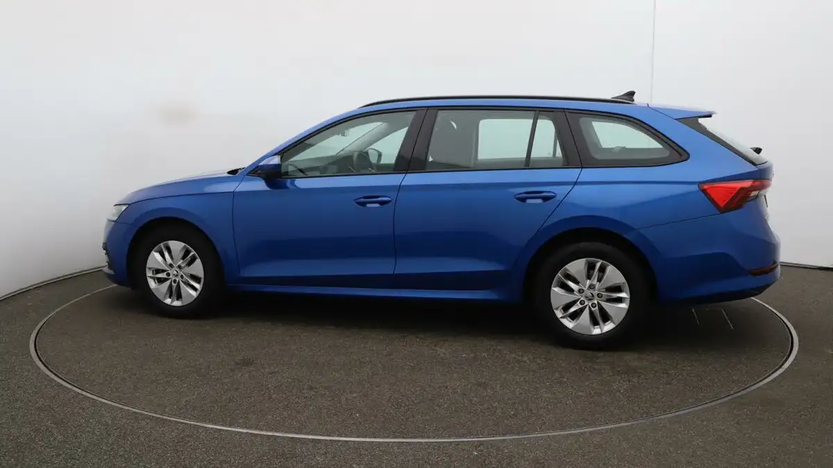 2022-skoda-octavia-10-tsi-se-technology-109ps-hatchback-big-55