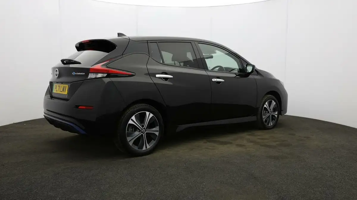 2021-nissan-leaf-e-e-tekna-big-6