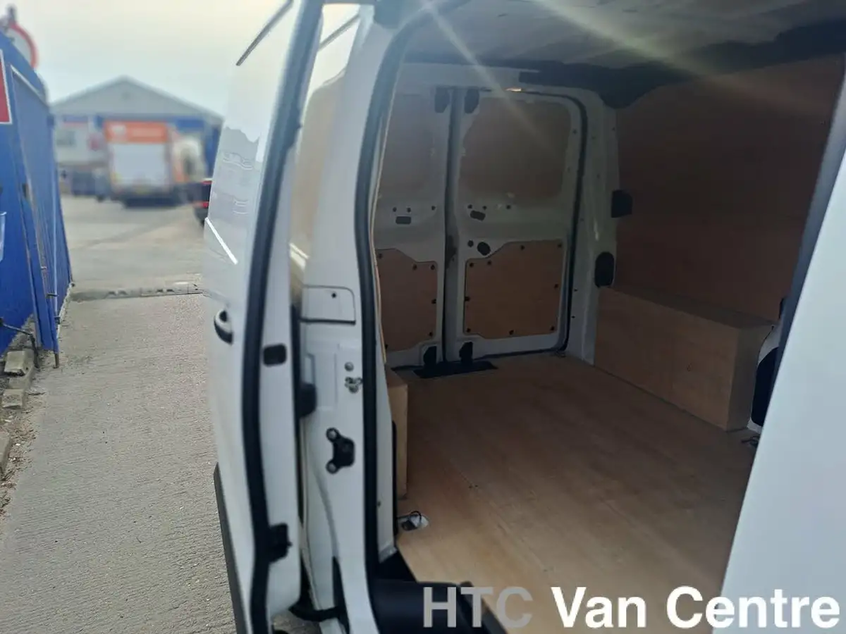 2022-fiat-scudo-e-tecnico-75kwh-swb-panel-big-15