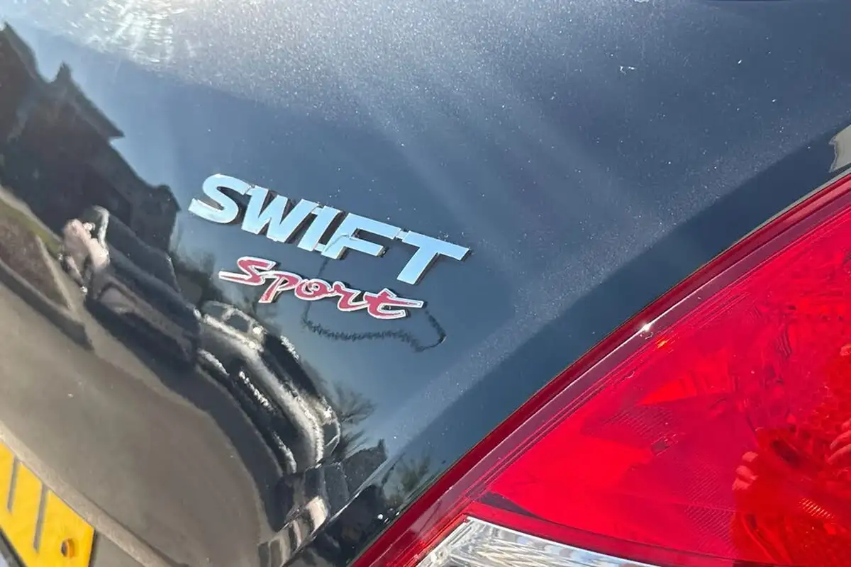 2016-suzuki-swift-16-sport-5d-big-57
