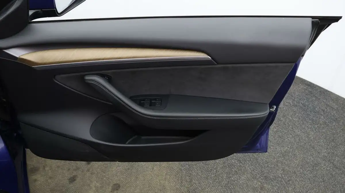 2021-tesla-model-3-e-long-range-4x4-big-14