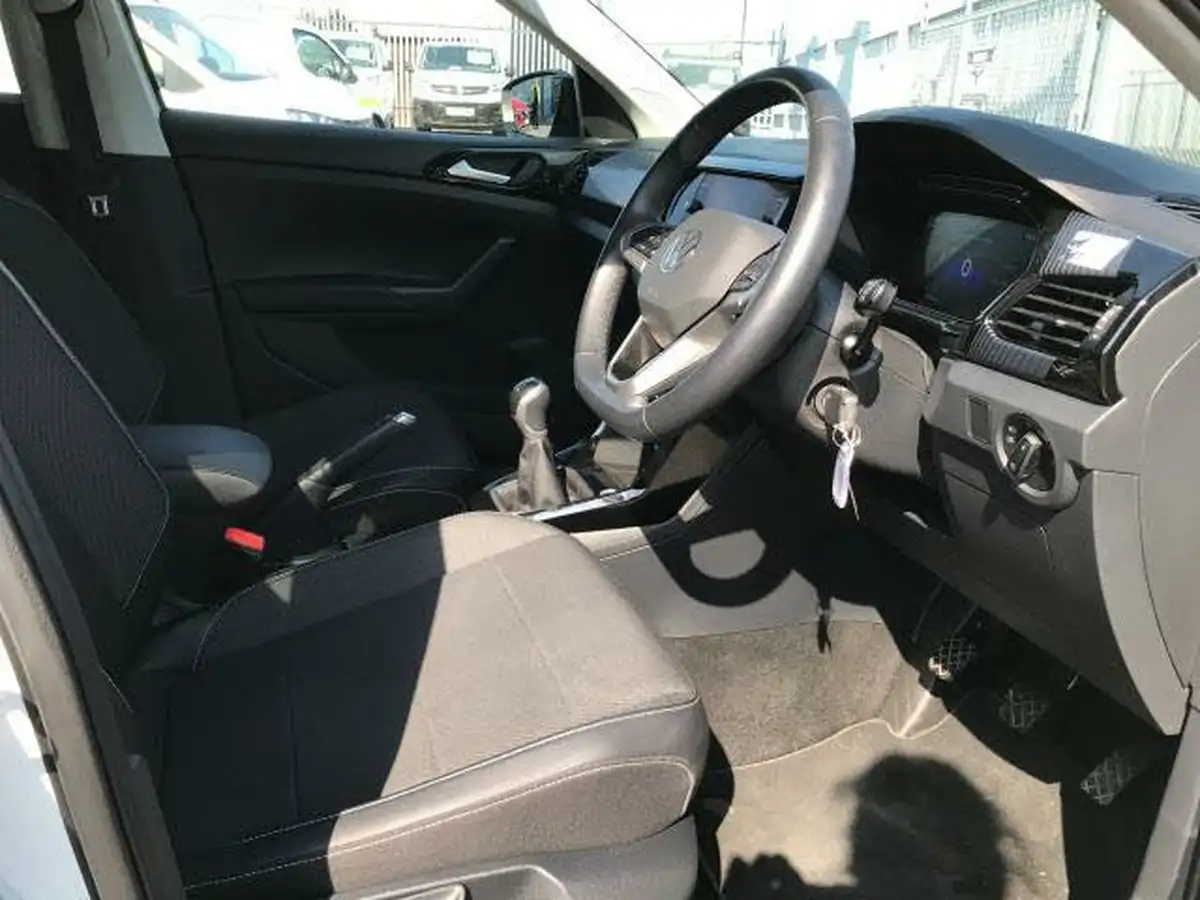 2023-volkswagen-t-cross-10-tsi-black-edition-110ps-big-11