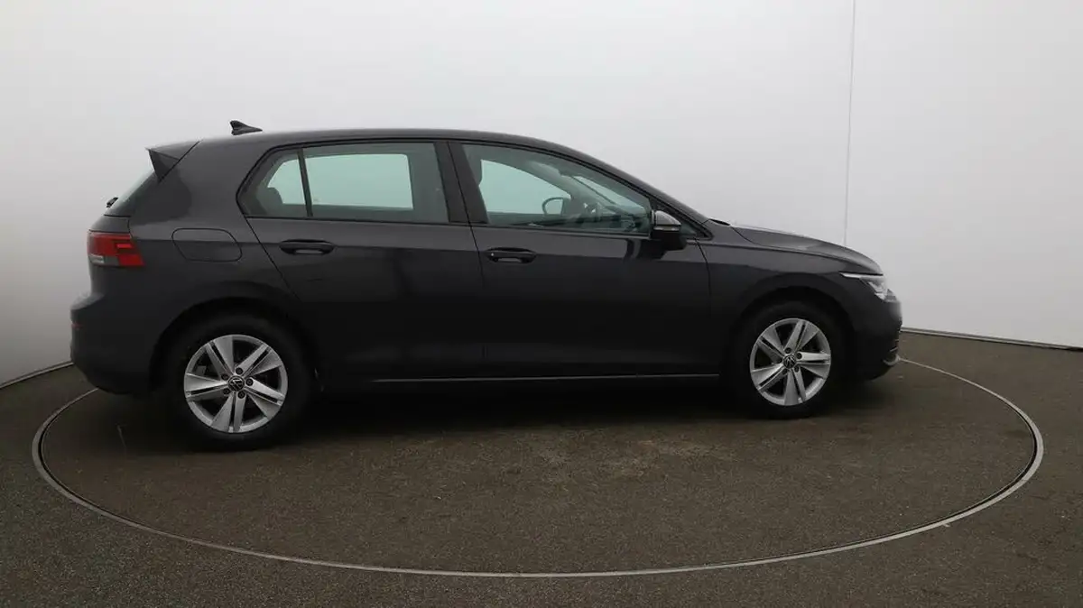 2022-volkswagen-golf-15-tsi-life-130ps-hatchback-big-41