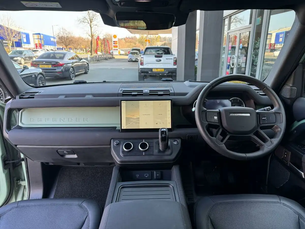 2023-land-rover-90-defender-30-d300-75th-edition-big-12