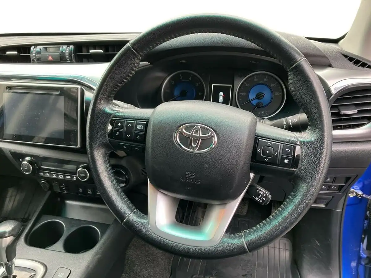 2016-toyota-hi-lux-24d-invincible-x-auto-big-8