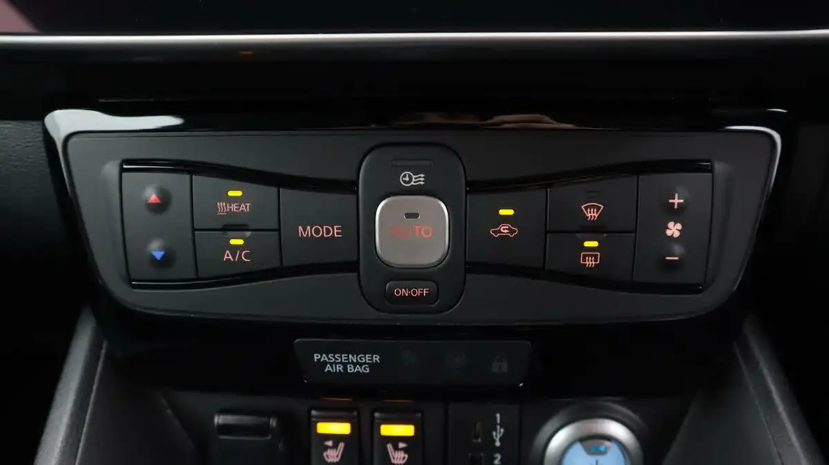2023-nissan-leaf-e-n-connecta-39kwh-big-12
