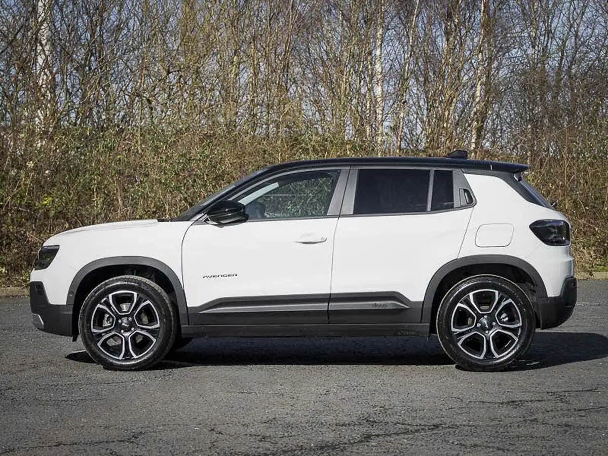 2025-jeep-avenger-12-gse-summit-big-2