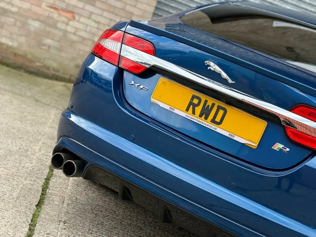 2012-jaguar-xf-50-xfr-big-35