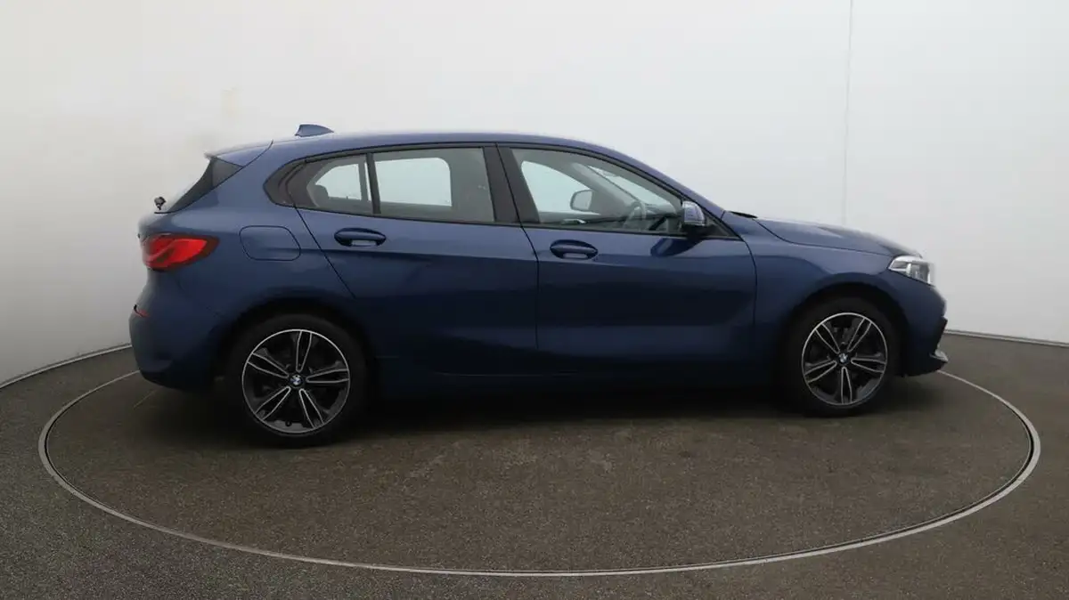 2021-bmw-1-series-15-118i-sport-lcp-big-8