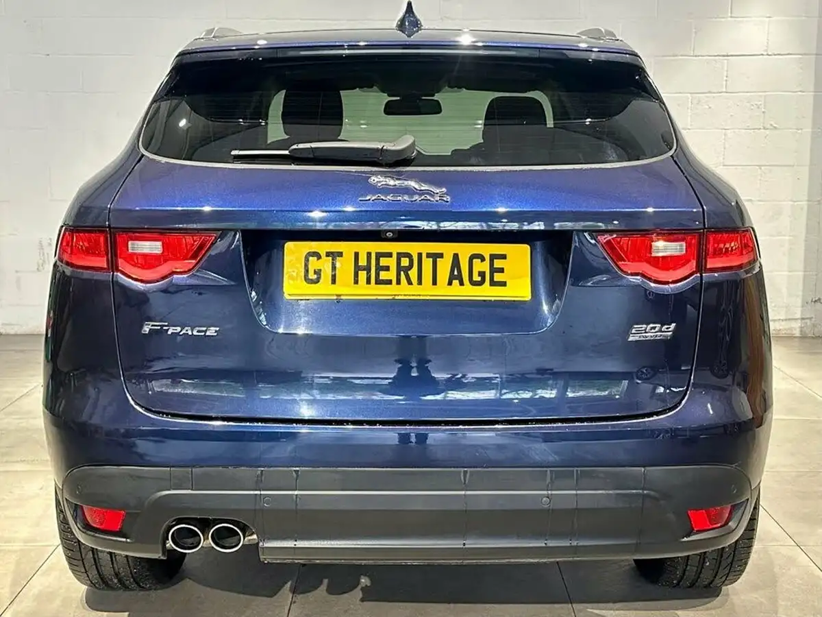 2016-jaguar-f-pace-20-i4d-portfolio-awd-auto-big-18