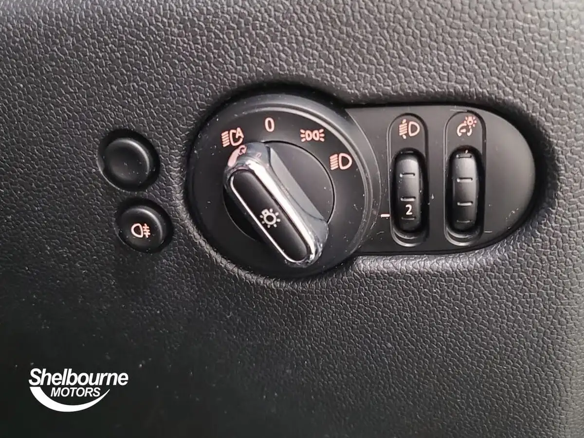 2021-mini-cooper-15-cooper-classic-hatchback-3d-auto-big-4
