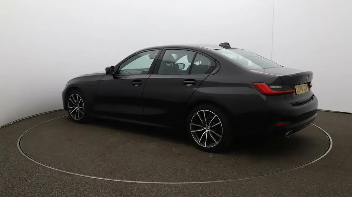 2020-bmw-3-series-big-26