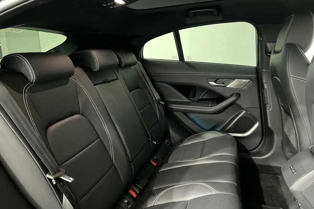 2022-jaguar-i-pace-ev400-hse-black-big-18