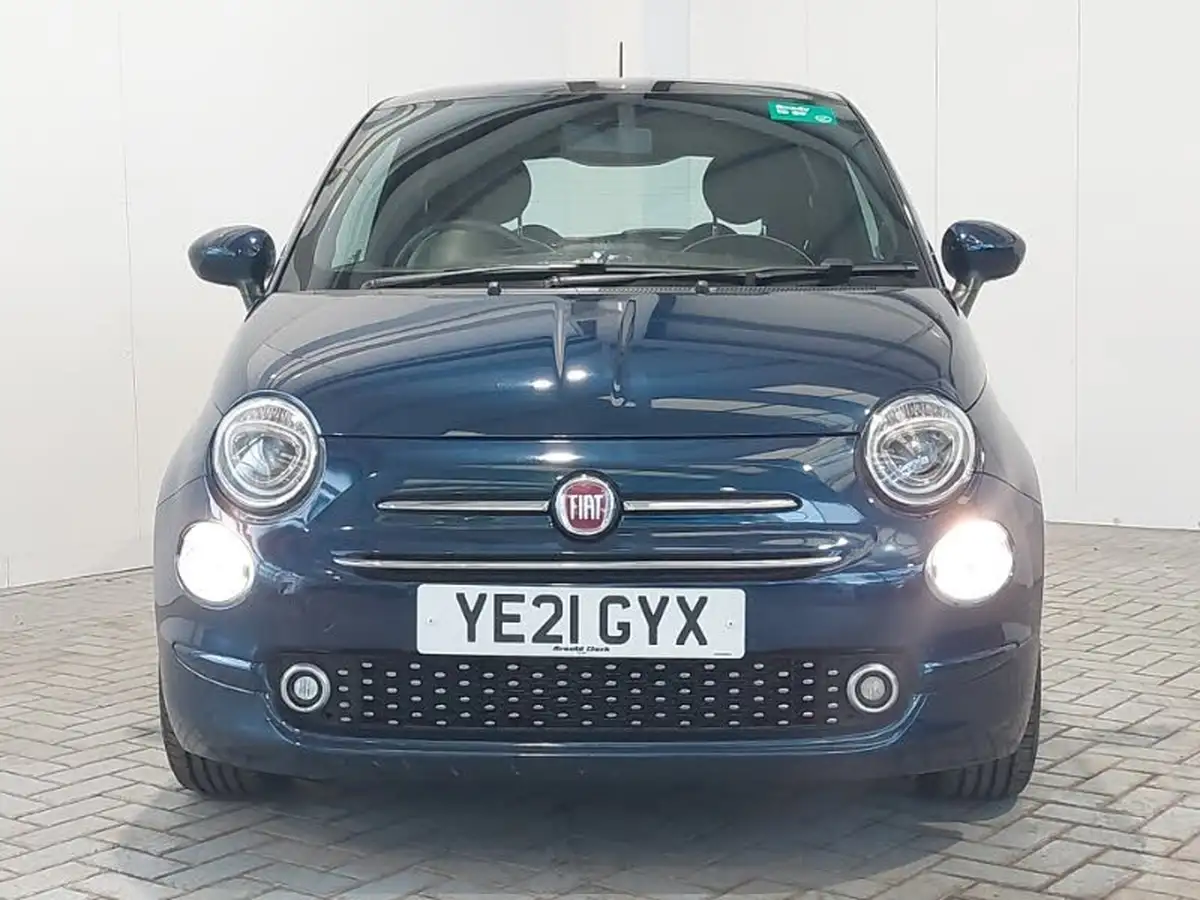 2021-fiat-500-10-lounge-big-11