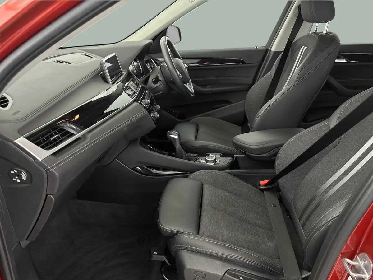 2021-bmw-x1-15-xdrive-25e-phev-sport-big-22