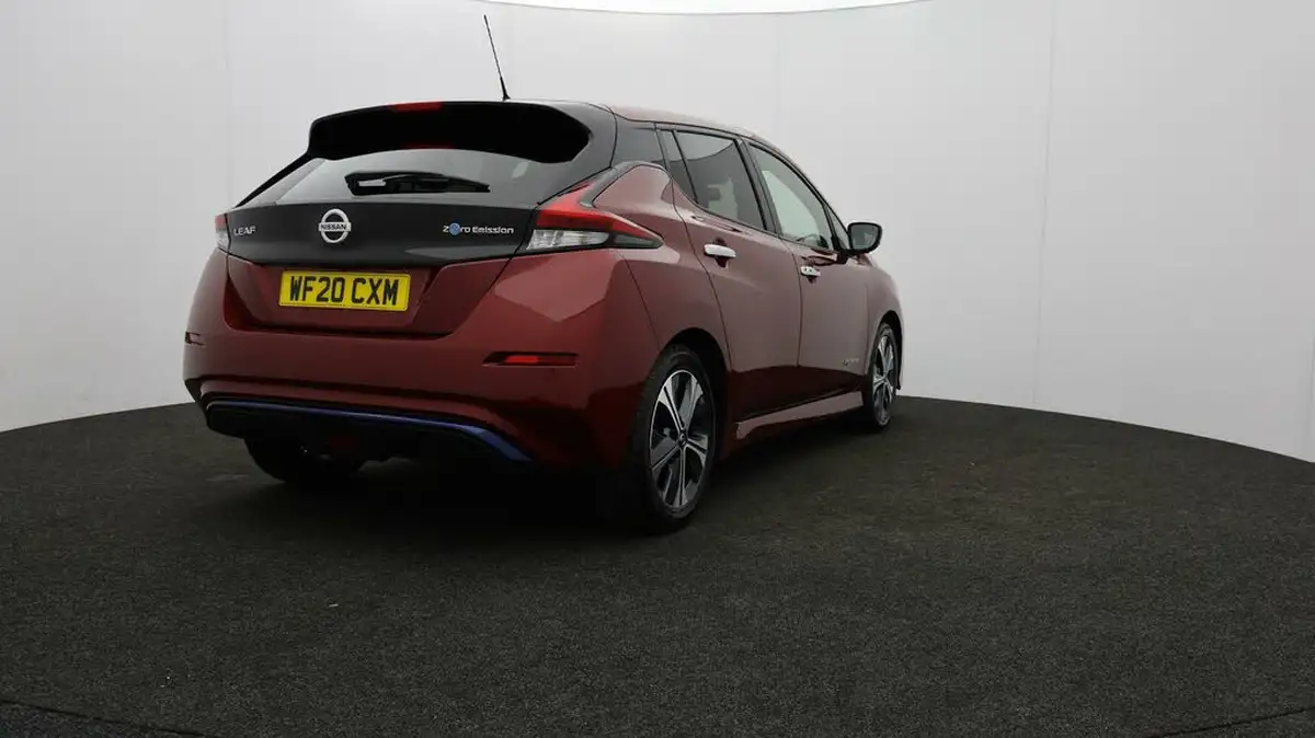 2020-nissan-leaf-e-tekna-big-75