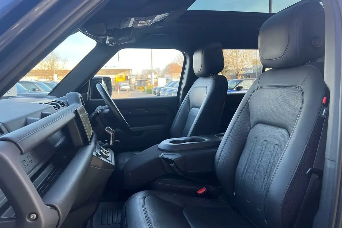 2023-land-rover-110-defender-20-p400e-x-big-42