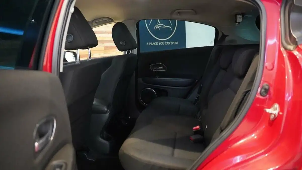 2015-honda-hr-v-15-i-vtec-se-big-12