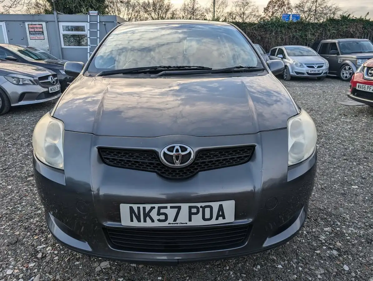 2007-toyota-auris-16-tr-vvt-i-5d-big-3