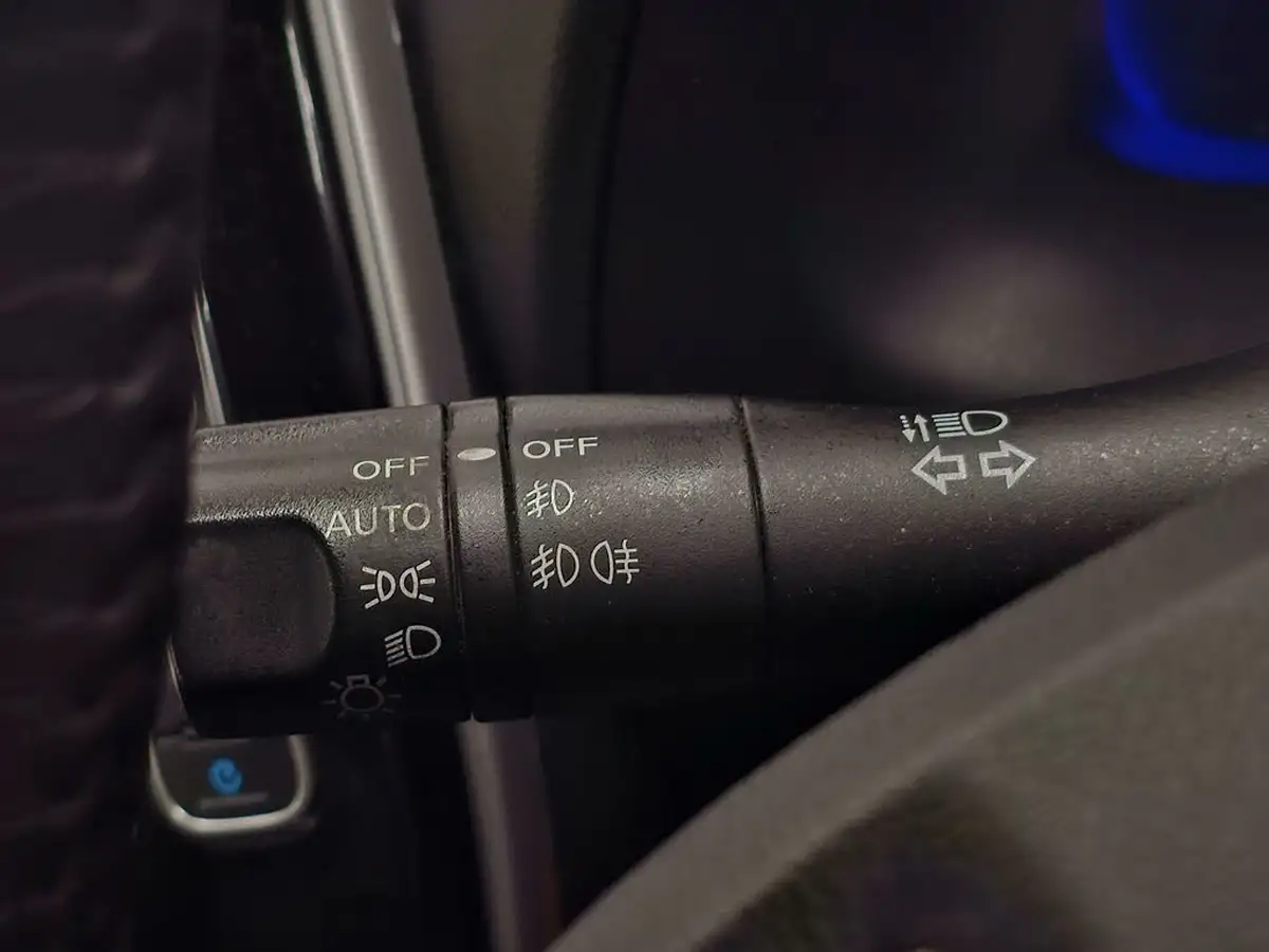 2015-nissan-leaf-e-tekna-24kwh-big-69