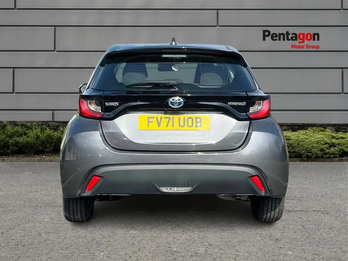 2021-toyota-yaris-15-vvt-i-icon-114bhp-hybrid-1490cc-e-cvt-big-13