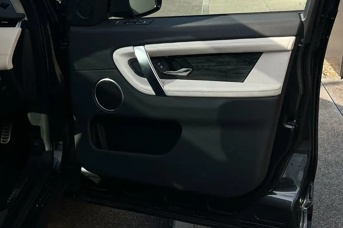 2022-land-rover-discovery-sport-big-47