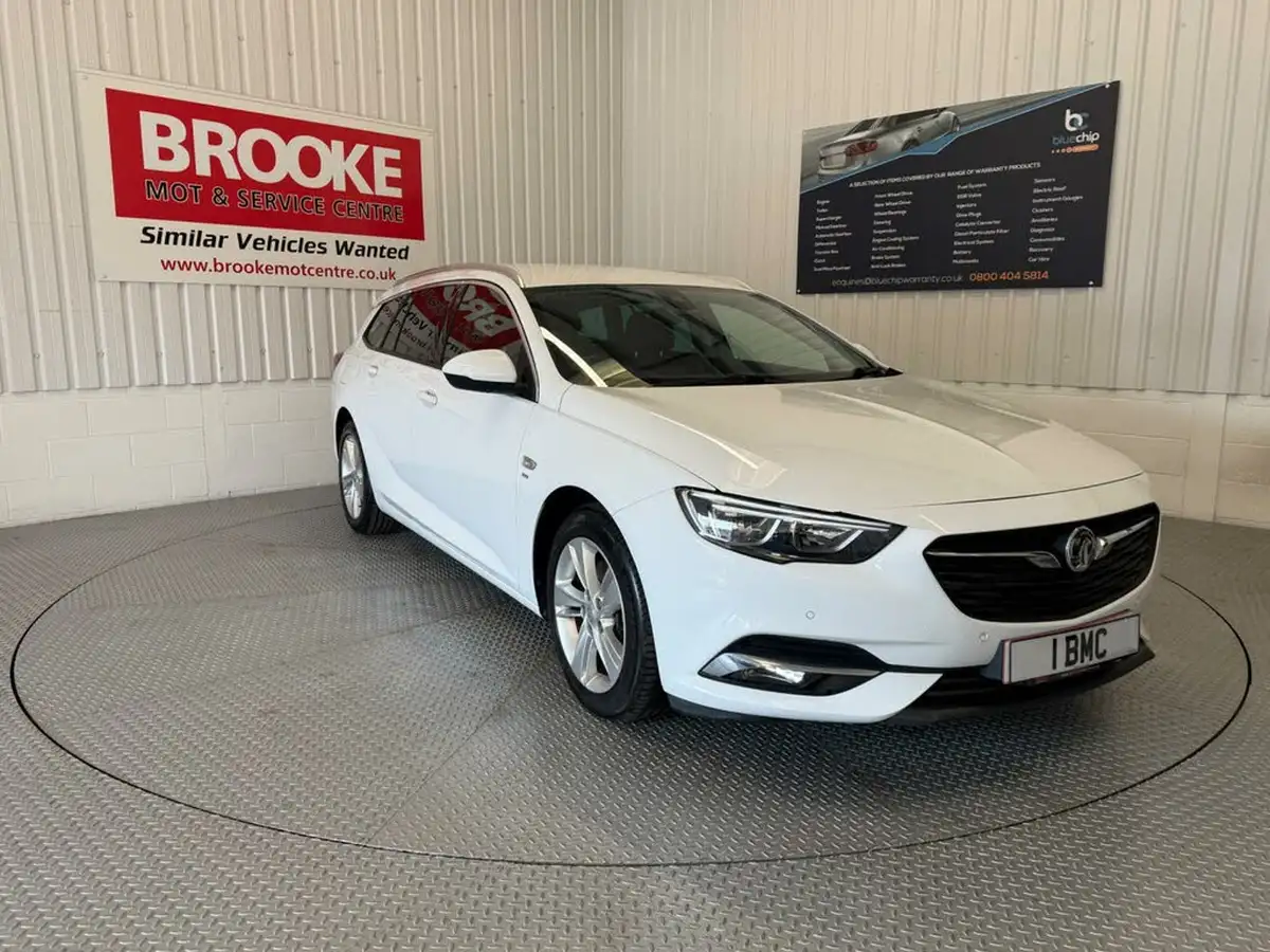 2018-vauxhall-insignia-sports-tourer-16td-sri-nav-136ps-ecotec-big-0