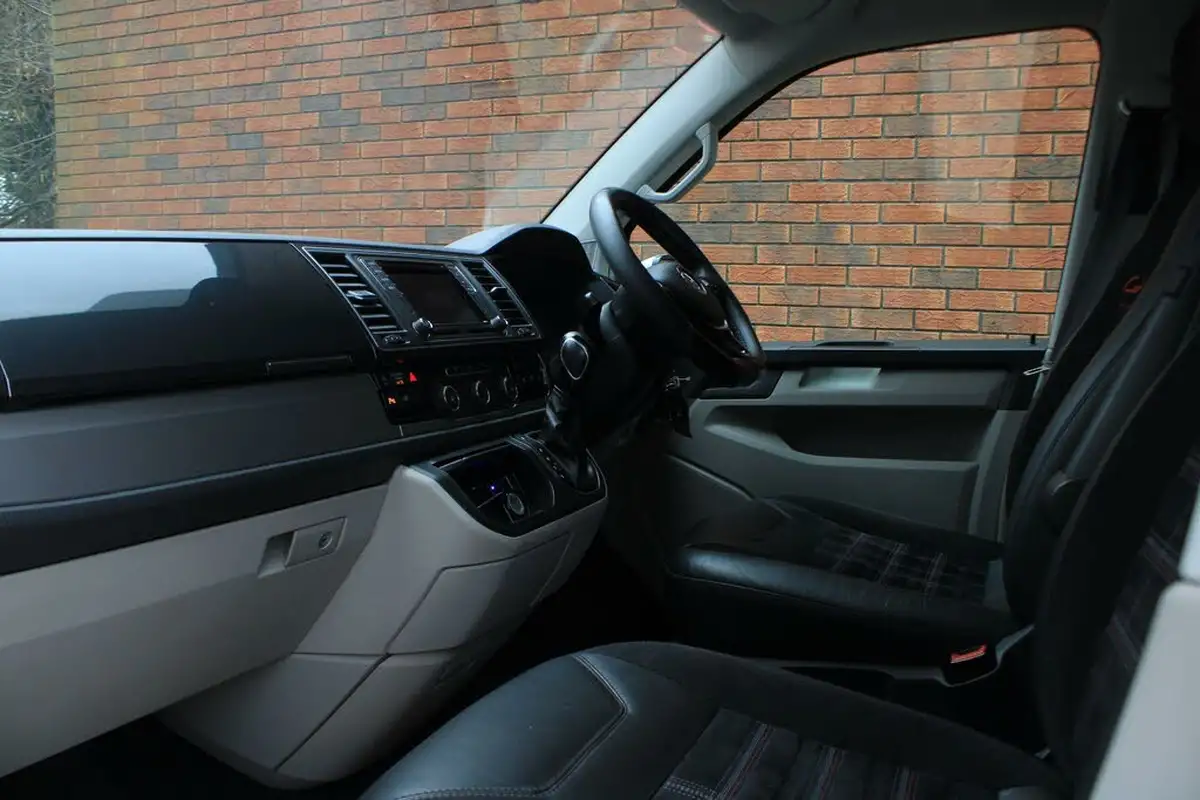 2019-volkswagen-transporter-20bitdi-t32-highline-bmt-lwb-4motion-204pseu6-kombi-big-19