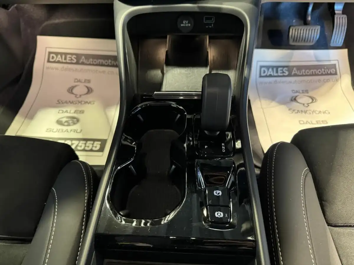 2023-volvo-xc40-15-t5-ultimate-dark-big-26