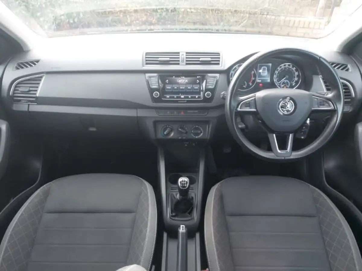 2020-skoda-fabia-10-mpi-colour-edition-60ps-big-2