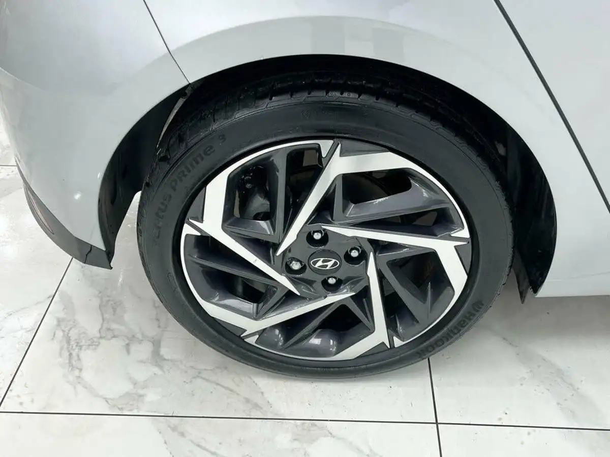 2023-hyundai-i20-10-t-gdi-premium-48-volt-hybrid-eclutch-imt-big-14