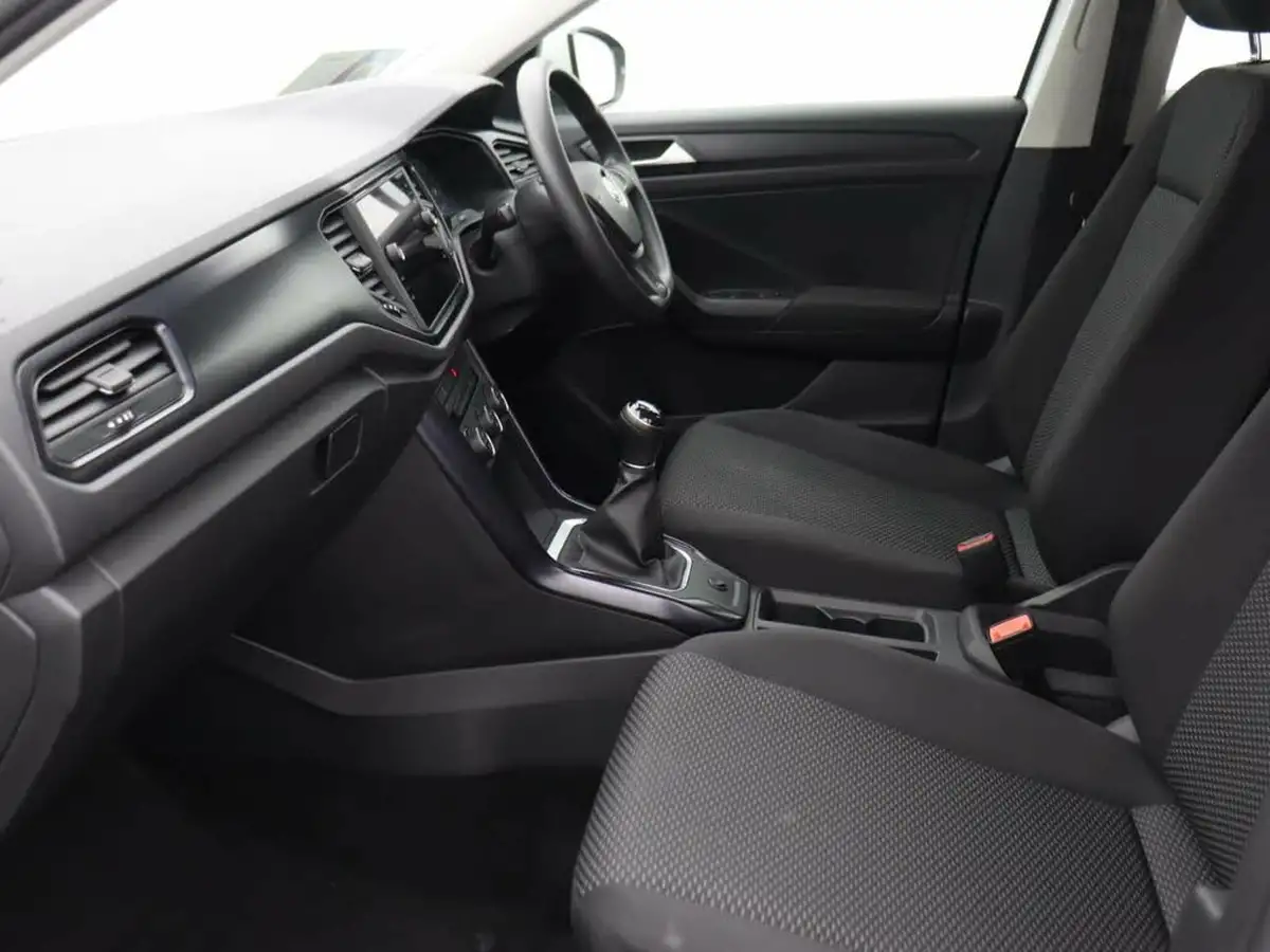 2019-volkswagen-t-roc-10-tsi-s-big-12