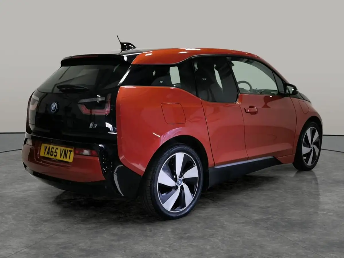 2016-bmw-i3-e-extended-range-big-10
