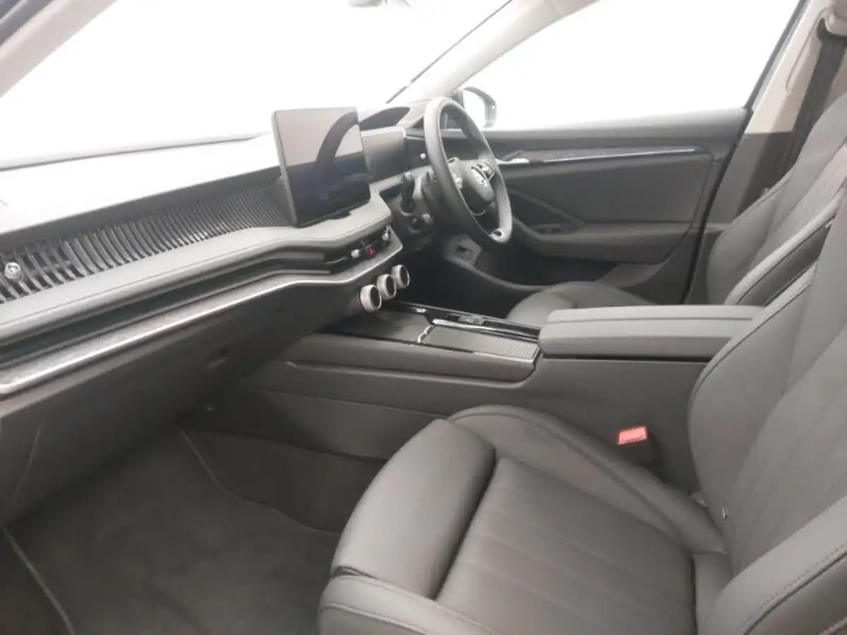 2024-skoda-superb-20tdi-se-l-150ps-scr-estate-dsg-big-4