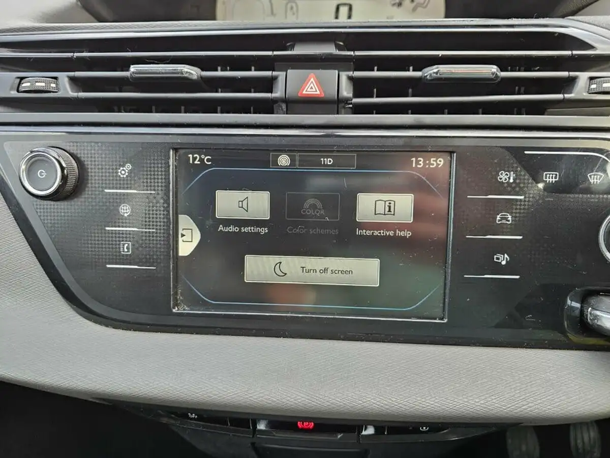 2015-citroen-grand-c4-picasso-16bluehdi-vtr-120ps-big-18