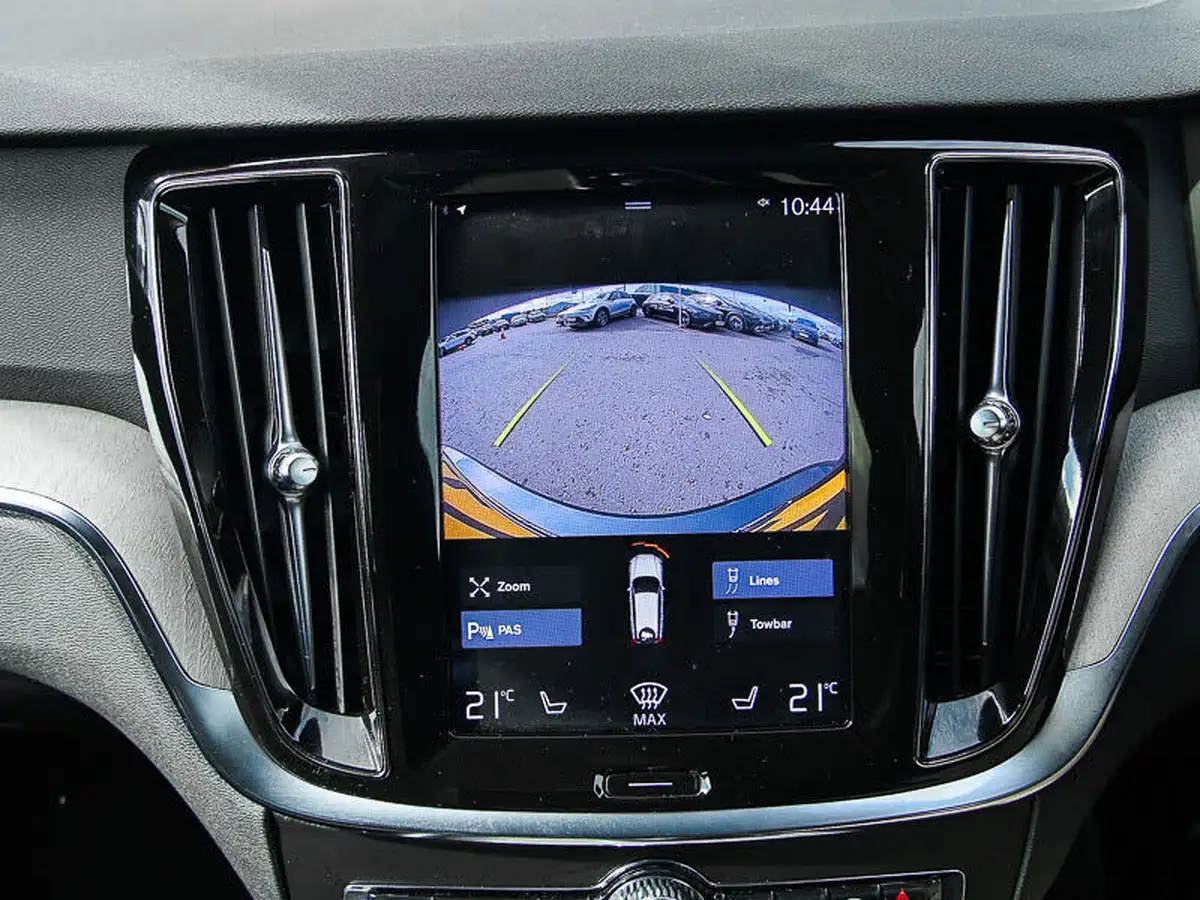 2021-volvo-v60-20td-b4-cross-country-big-18