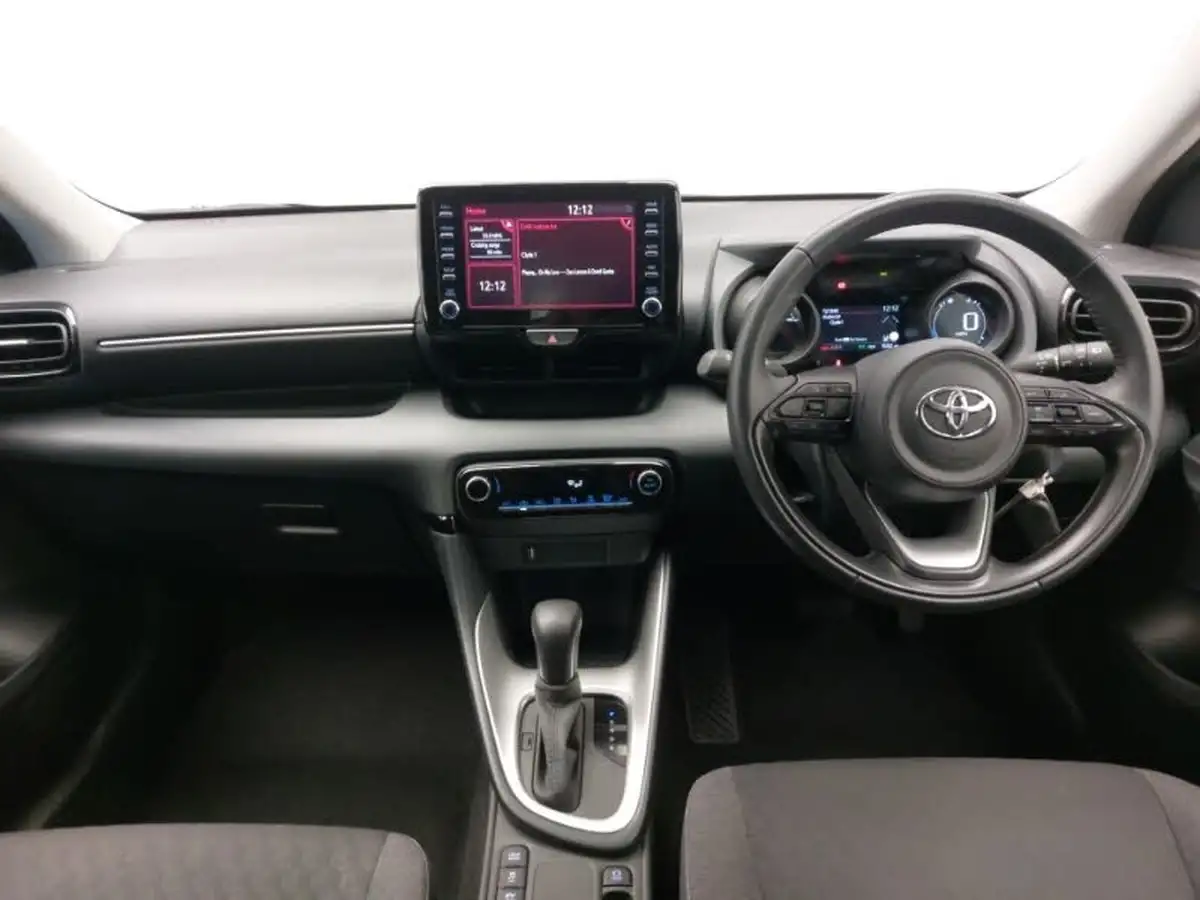 2022-toyota-yaris-15-vvt-i-design-big-2