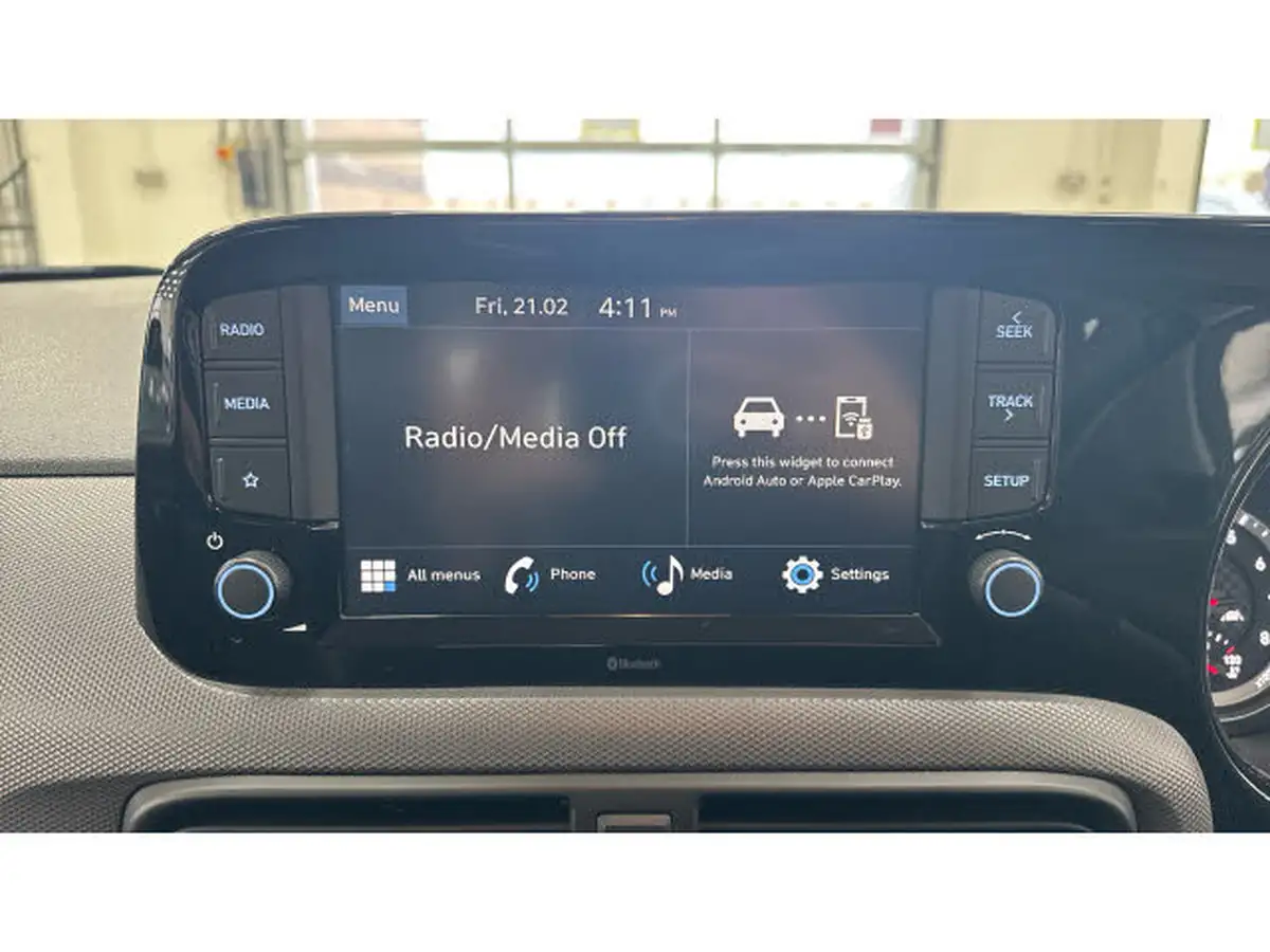2022-hyundai-i10-12-se-connect-big-11
