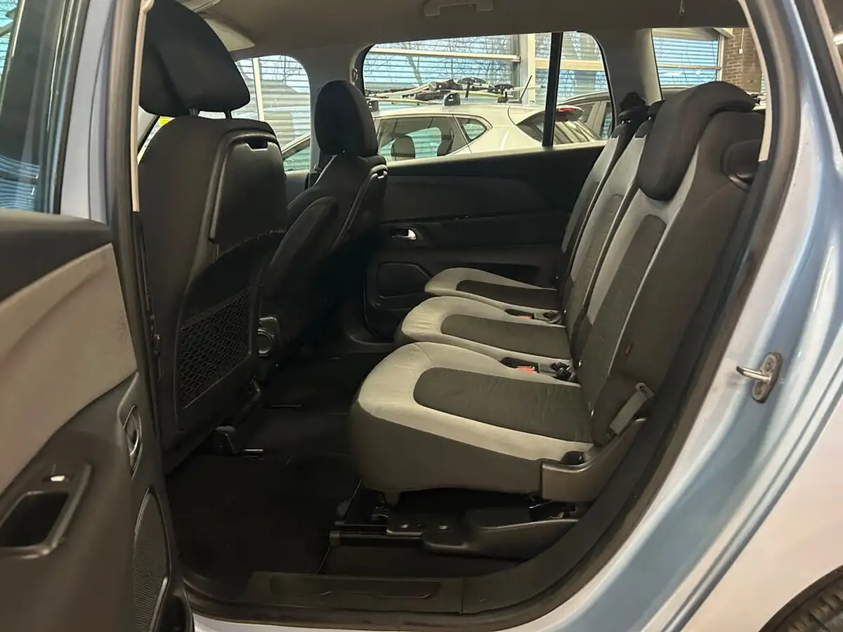 2016-citroen-grand-c4-picasso-16bluehdi-vtr-120ps-big-14