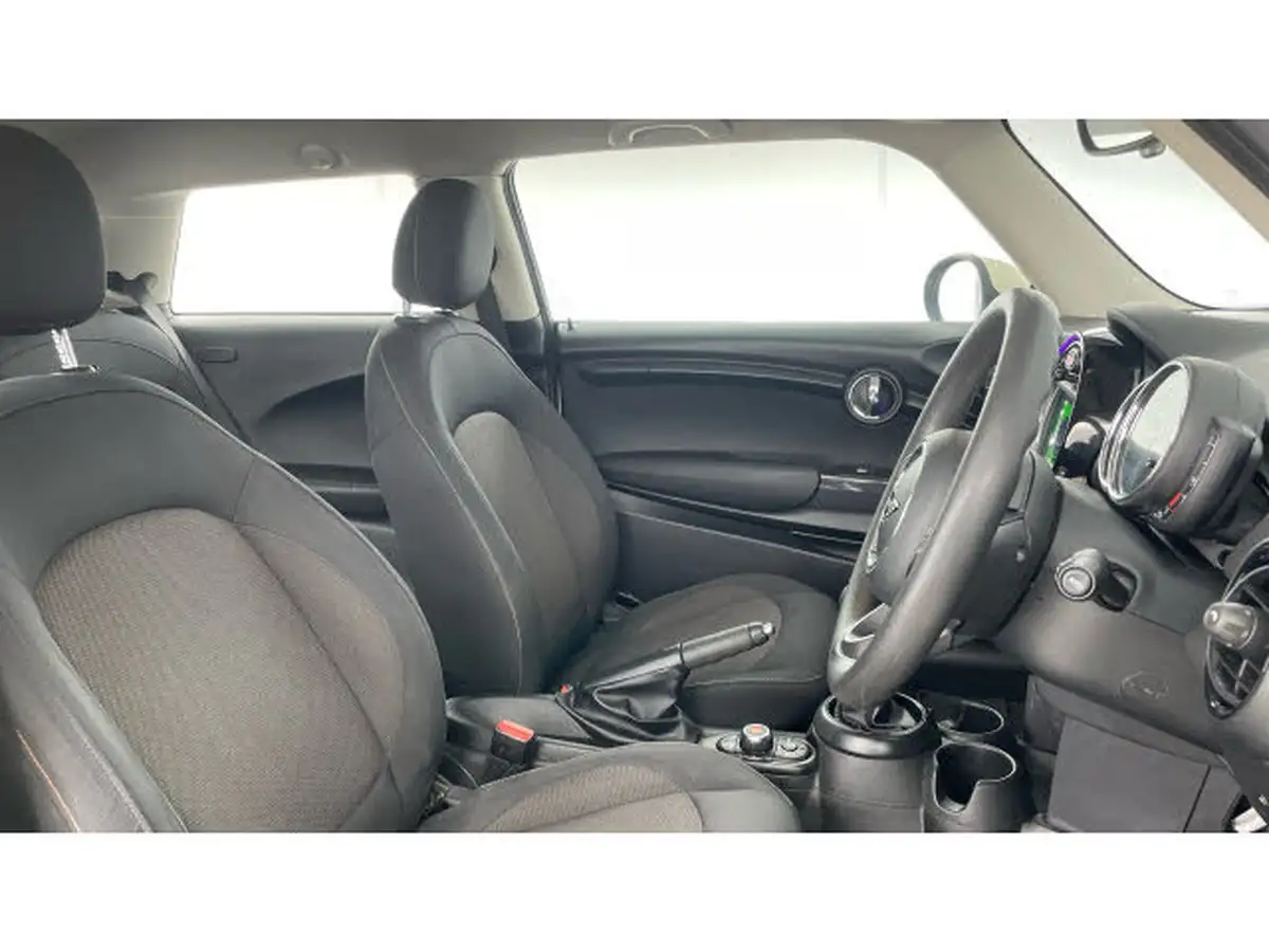 2018-mini-cooper-15-one-series-ii-ss-5d-big-10