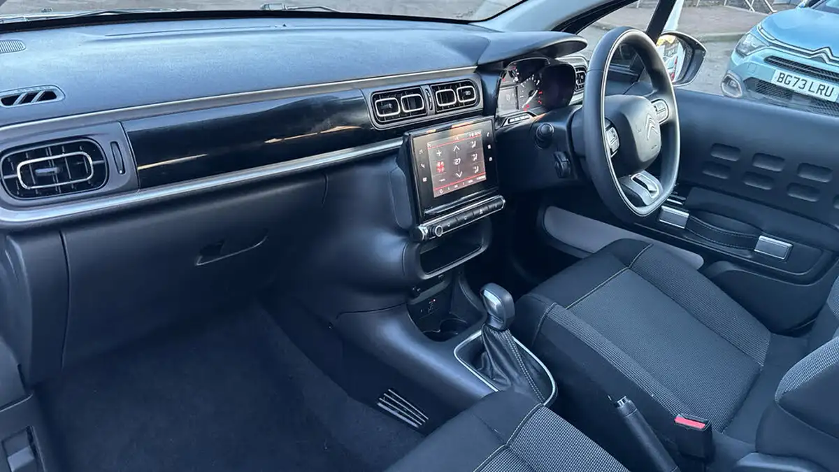 2024-citroen-c3-12-puretech-plus-110ps-eat6-big-11