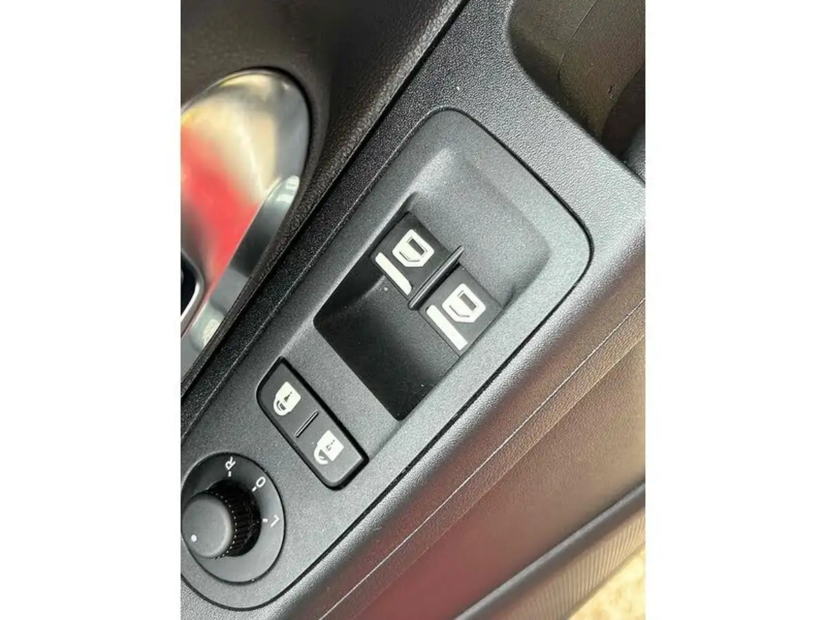 2017-volkswagen-up-10-high-up-90ps-5d-big-47