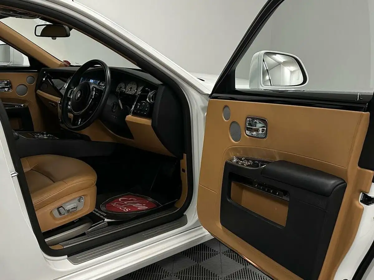 2013-rolls-royce-ghost-66-big-29