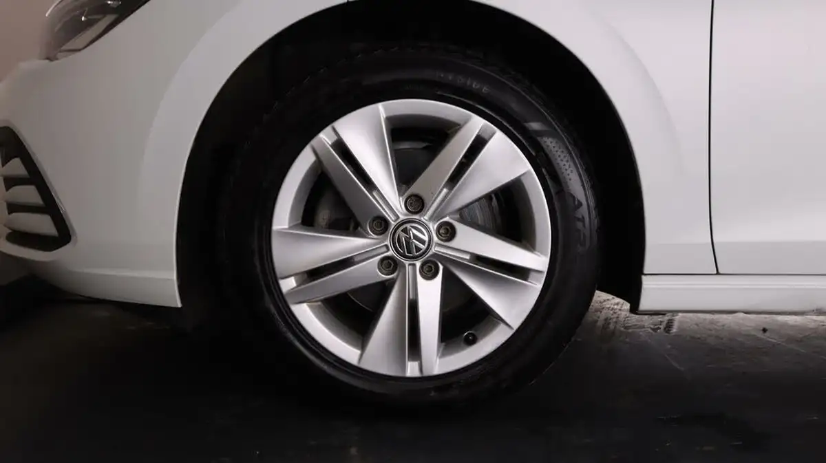 2022-volkswagen-golf-15-tsi-life-150ps-hatchback-big-21