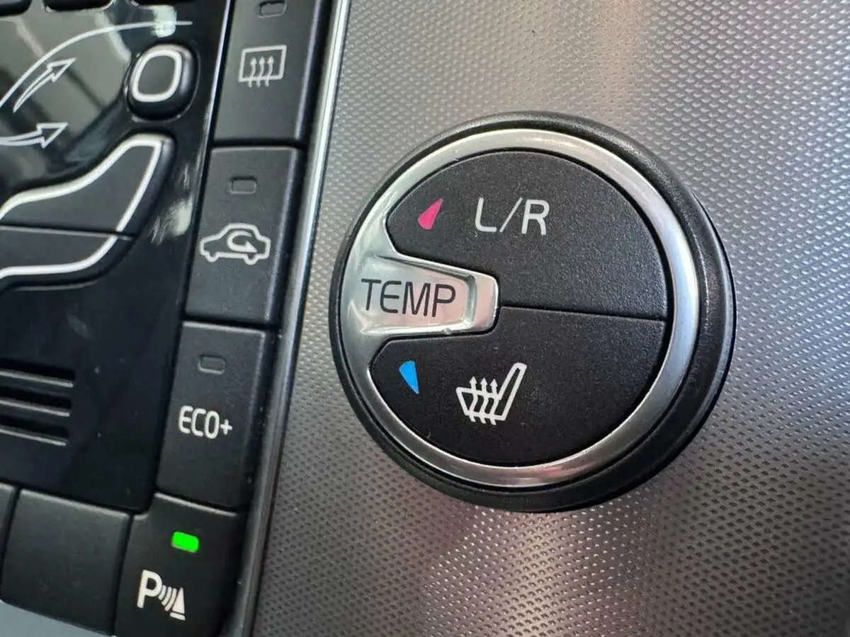 2016-volvo-v40-20td-d4-inscription-geartronic-big-36