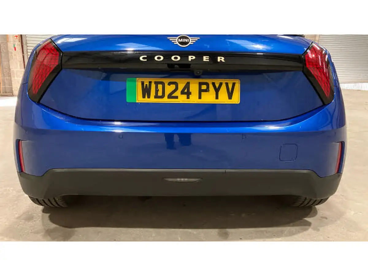 2024-mini-cooper-e-cooper-e-exclusive-big-25