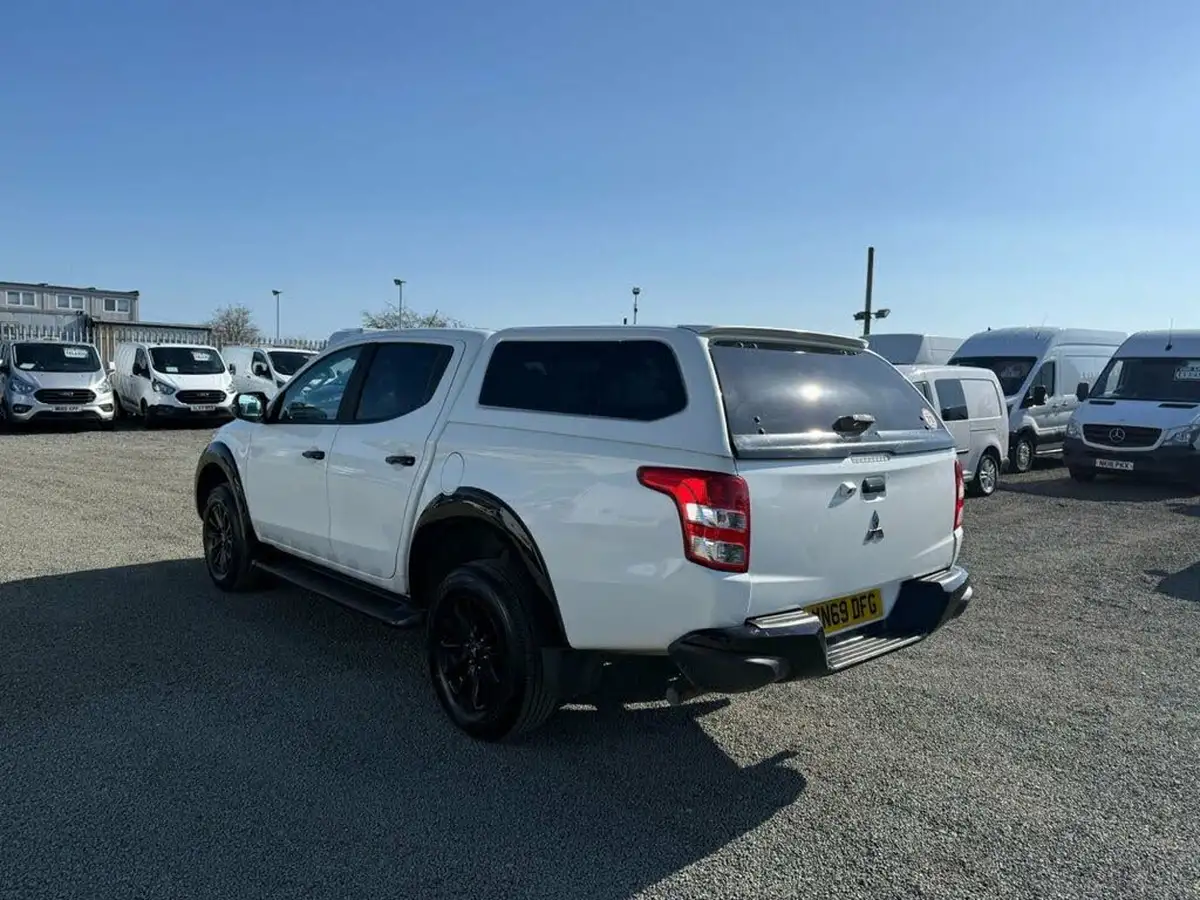 2019-mitsubishi-l200-24di-d-challenger-big-7