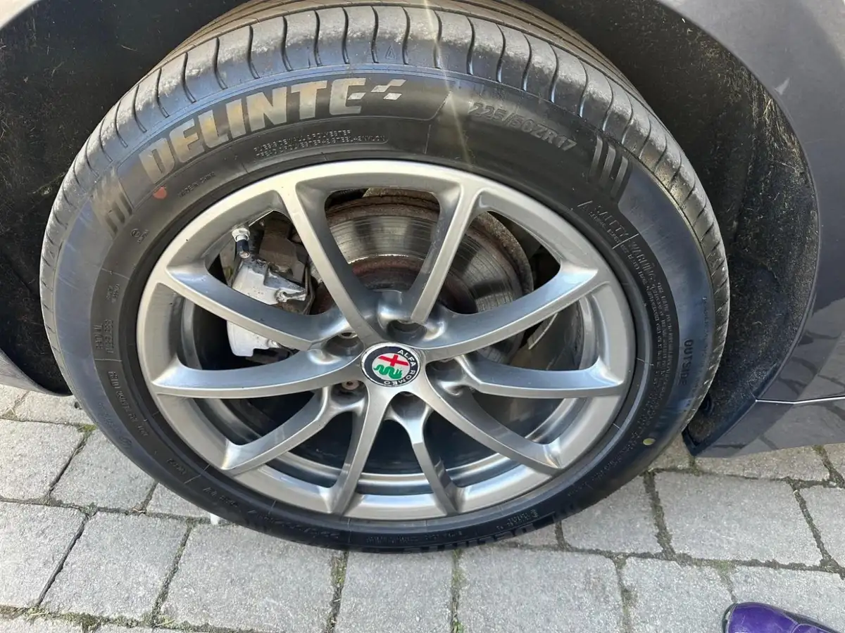 2018-alfa-romeo-giulia-22td-tecnica-147bhp-big-20