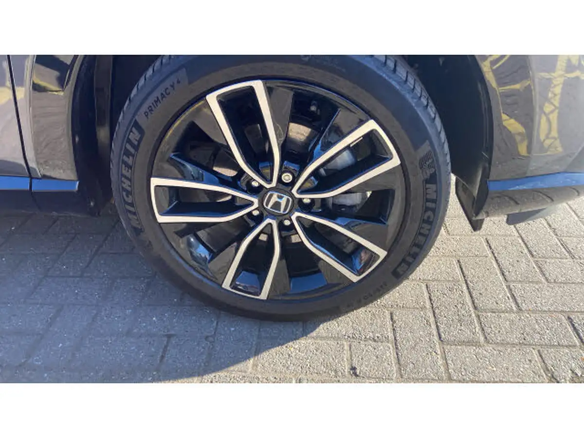 2023-honda-hr-v-15-i-mmd-advance-style-big-23