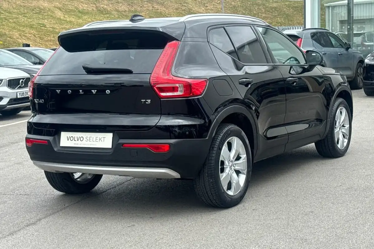 2021-volvo-xc40-15-t3-momentum-161bhp-big-39
